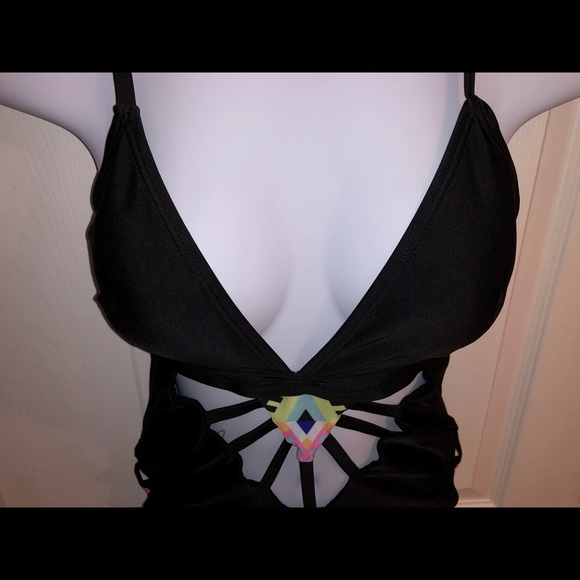 🆕 Black one piece Swimsuit - Picture 5 of 7